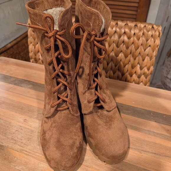 Tan Lace up boots - Picture 1 of 4